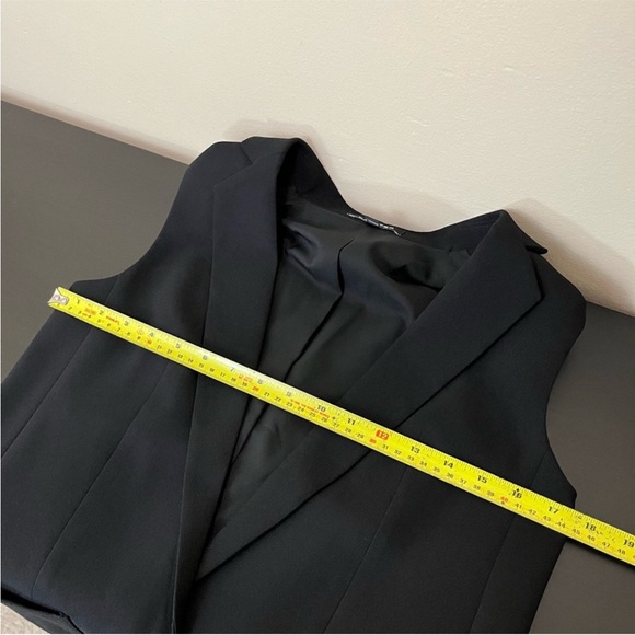 Express Single Button Sleeveless Blazer - Picture 10 of 12